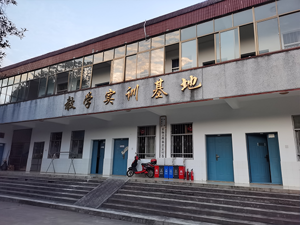 公司赴江西農(nóng)業(yè)大學進行項目培訓(xùn)